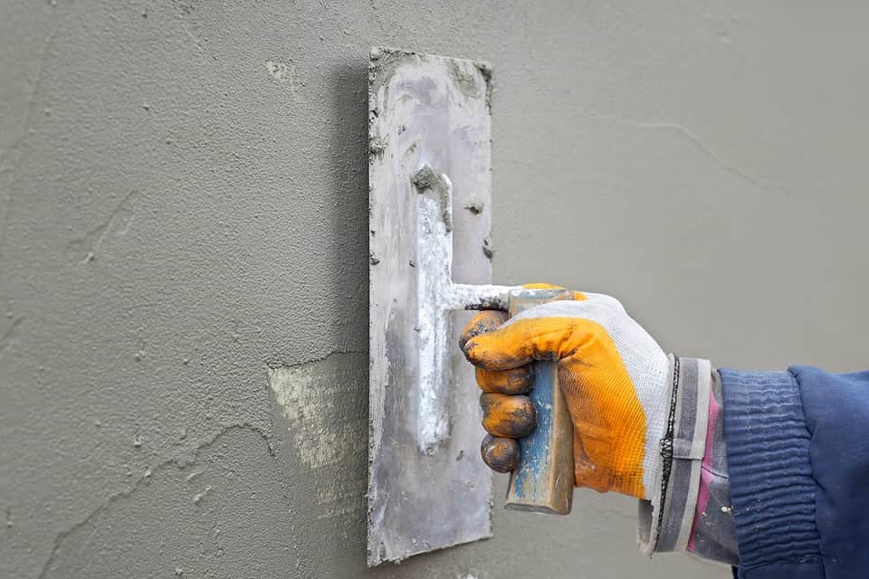 When to Repair or Replace Stucco